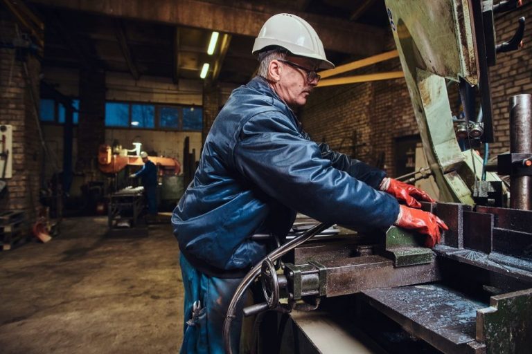 Fertigungshelfer Mechanische Bearbeitung Gießerei Top Verdienst ab 17,03 € bis 25,86€ Quereinsteiger willkommen