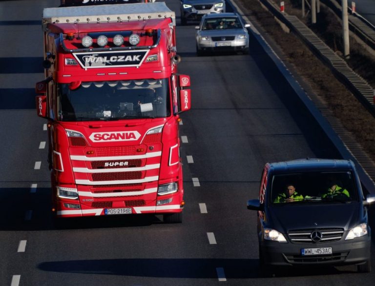 Berufskraftfahrer CE für Jumbo-Gliederzug im nationalen Fernverkehr – Göttingen
